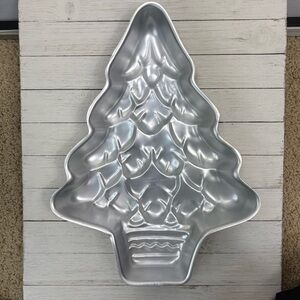 Wilton Christmas Tree Cake Pan‎ #502-1107